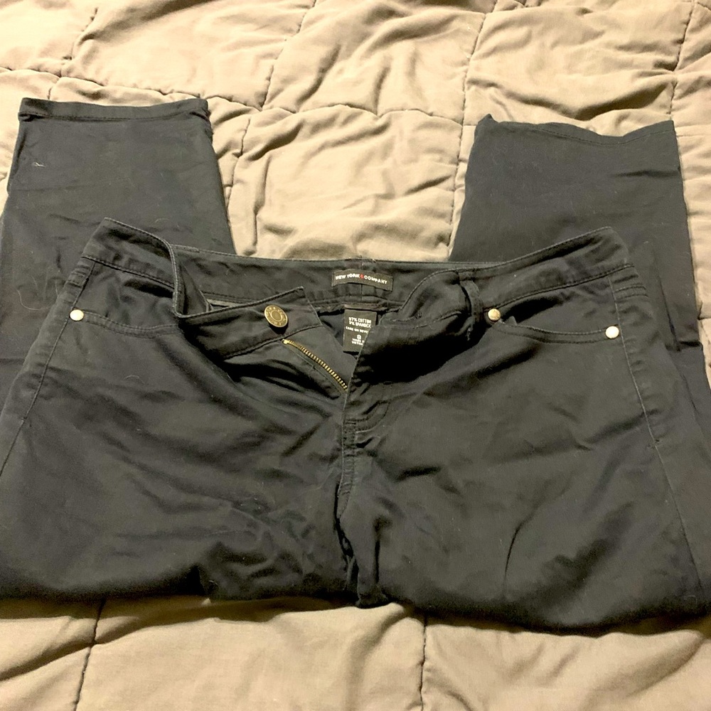 New York & Co black Capri pants